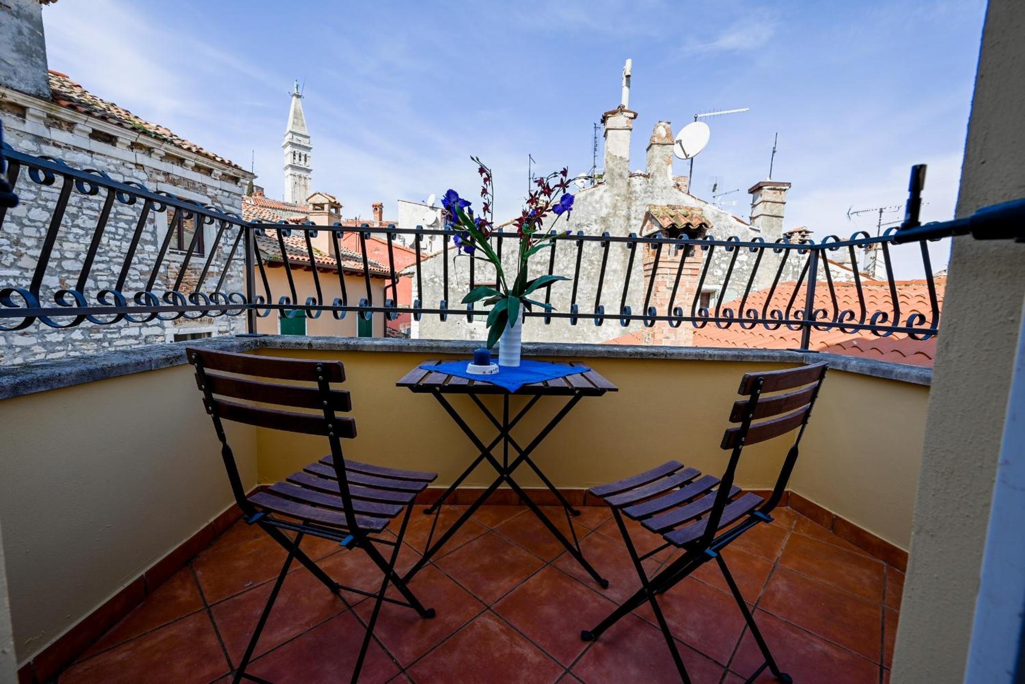 Alice Apartment With Balcony Rovinj Buitenkant foto